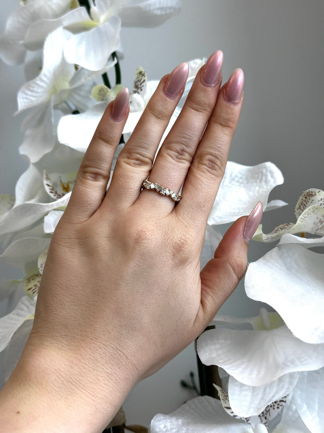 Round and baguette lab grown diamond offset band in 14K white gold