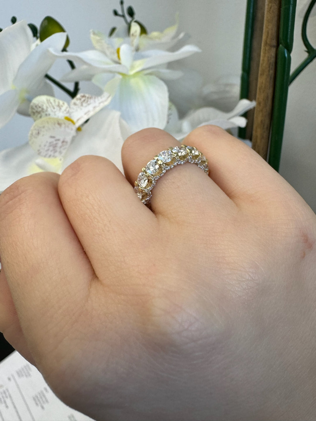 Luarca-Round Lab Yellow Gold Diamond Band With Halo, Women Hand