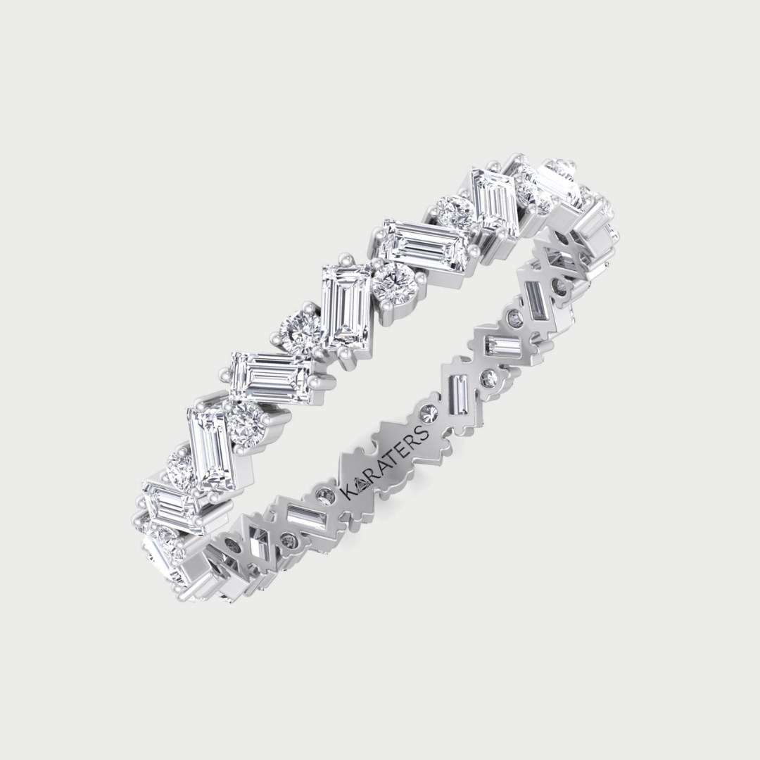 Diamond bracelet with 'KARATERS' branding on a light gray background