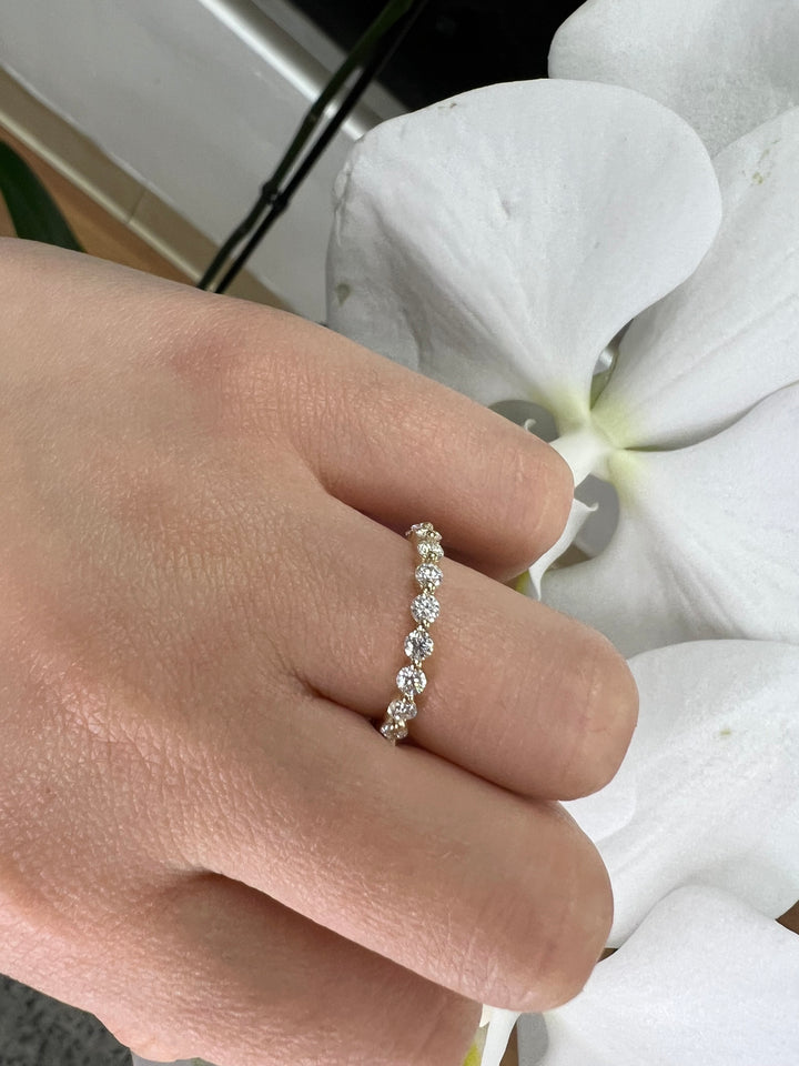 Murcia-Round Lab Yellow Gold Diamond SIngle Prong Eternity Band, Hand