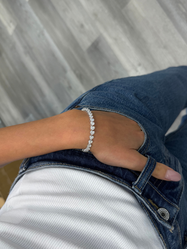 East to West Heart Shape Lab Grown Diamond Tennis Bracelet in 18K Solid Gold