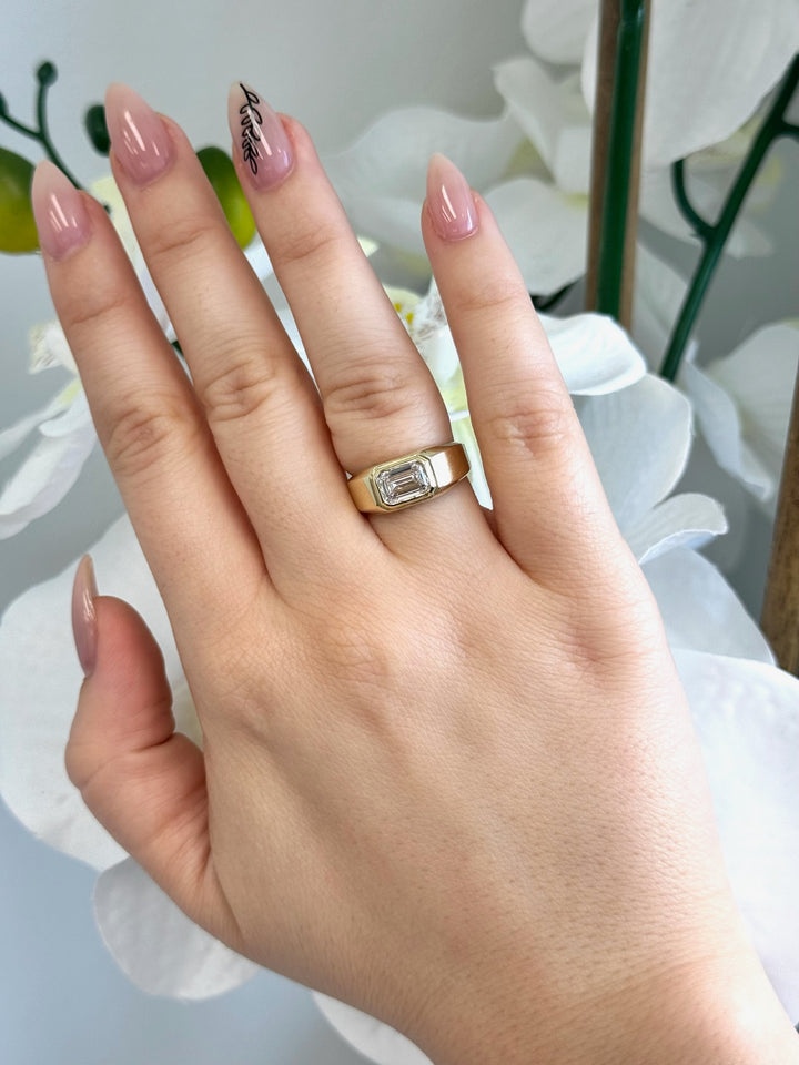 Bezel East-West Emerald Lab Diamond Unisex Yellow RIng
