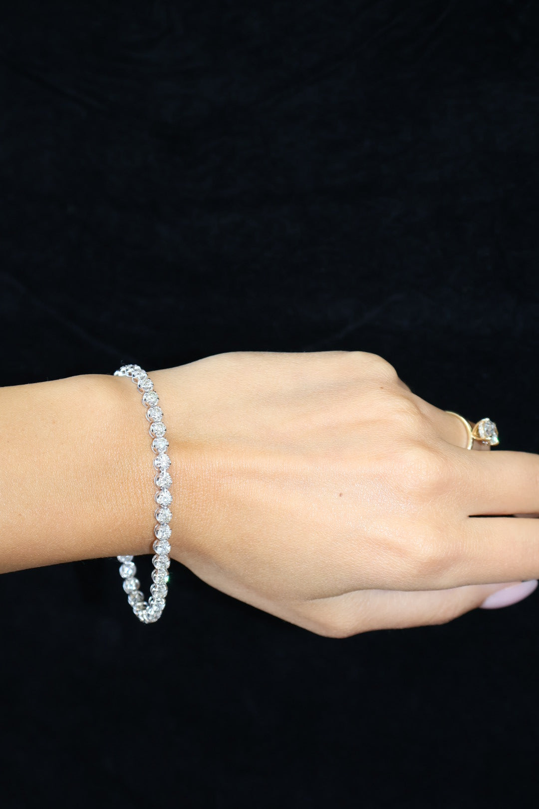 Buttercup Illusion Setting Round Cut Lab-Grown Diamond Tennis Bracelet 14K Solid Gold