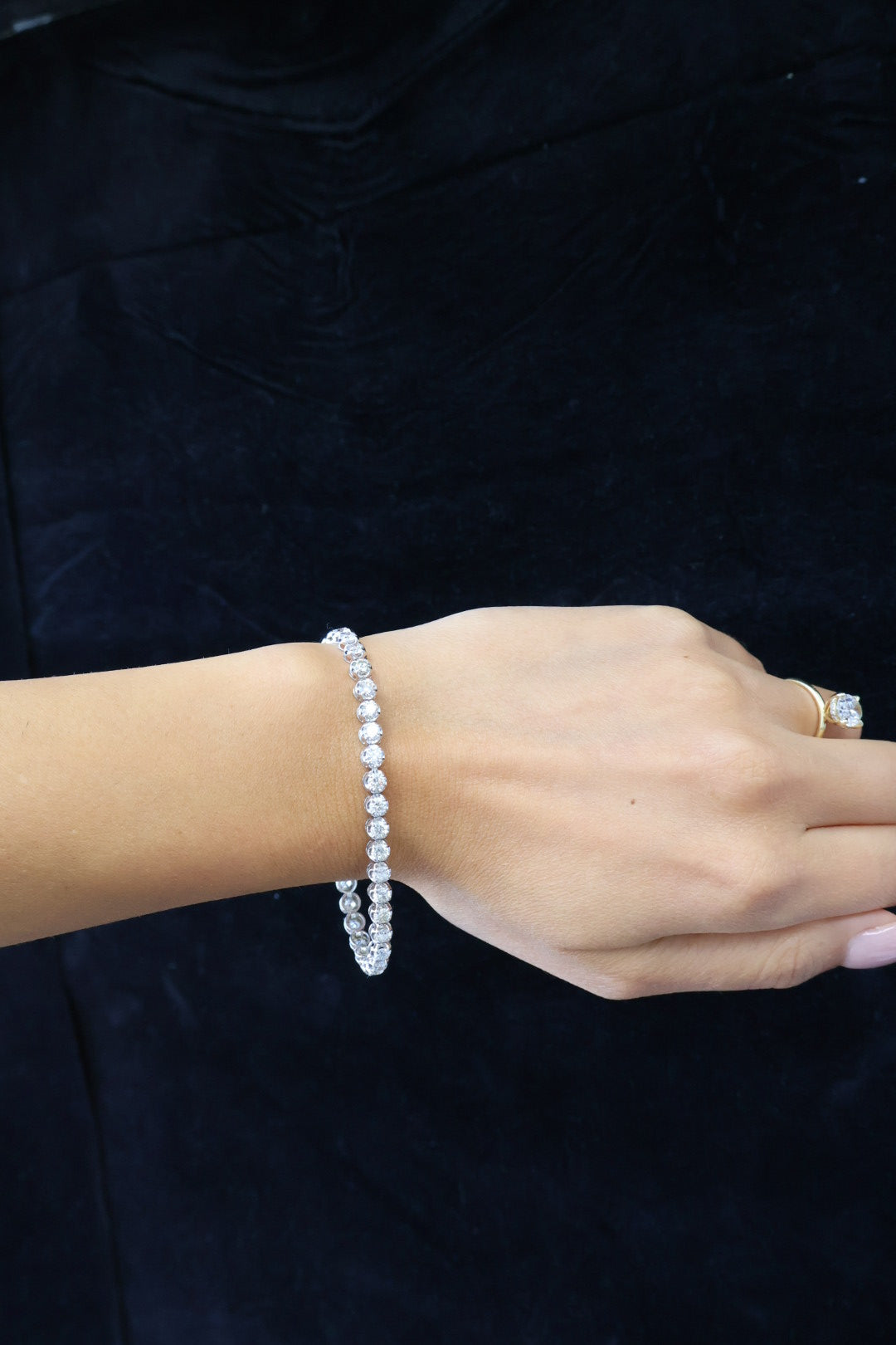 Buttercup Illusion Setting Round Cut Lab-Grown Diamond Tennis Bracelet 18K Solid Gold
