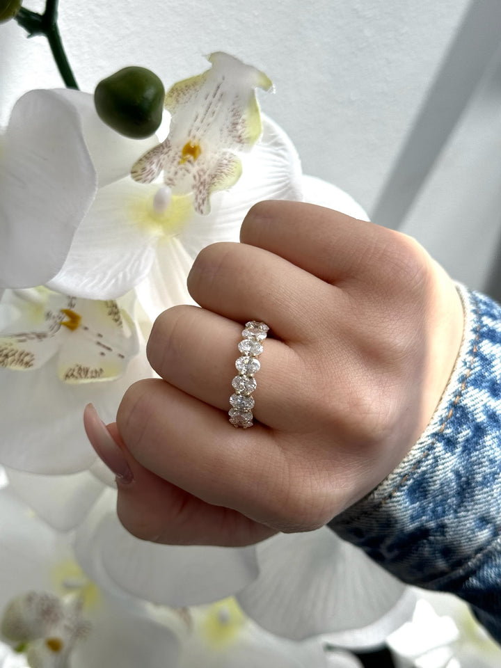 Candelli - Oval Cut Lab Grown Diamond Eternity Band