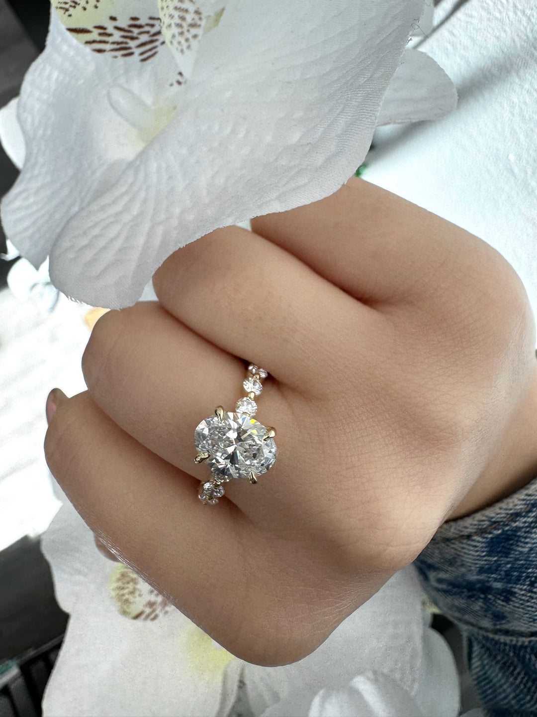 Oval-Cut Lab Diamond ring with Multi-Diamond Band Yellow 