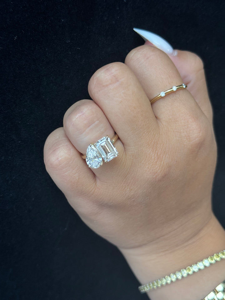 Toi et Moi - Emerald and Pear Shape Lab-Grown Diamond Engagement Ring