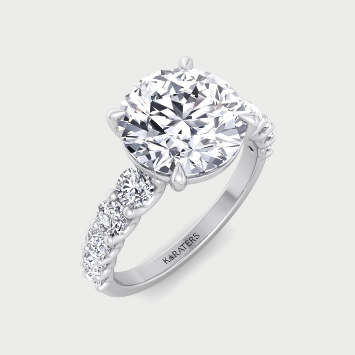 Round Shape Lab Grown Diamond Engagement Ring with Graduated Sidestones