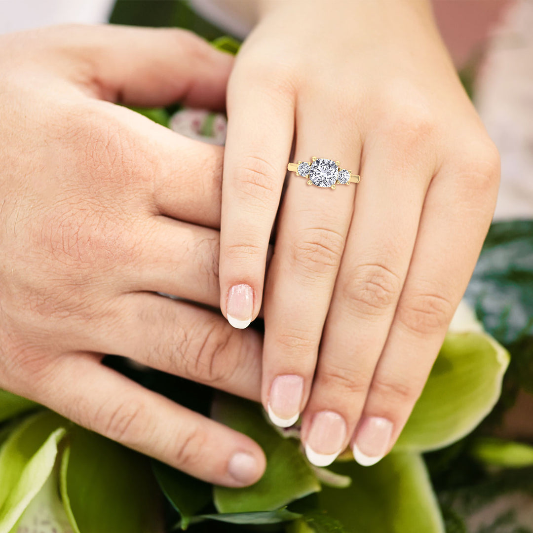 Cushion Solitaire Lab Diamond Yellow Ring Round SideStones 