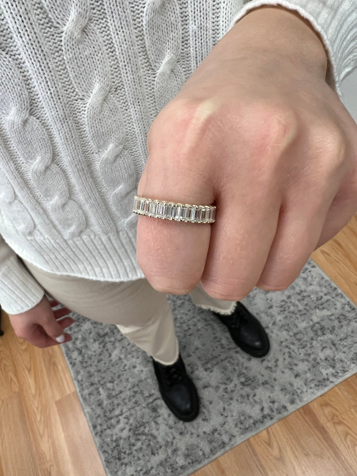 Zara - Baguette Lab Grown Diamond - U-Prong Eternity Band